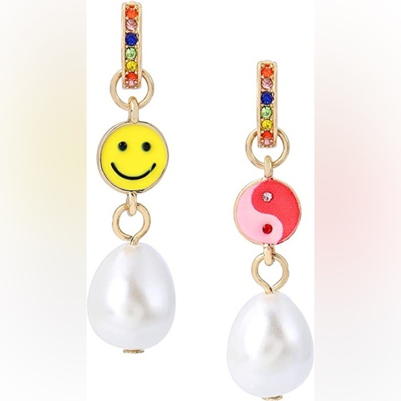 Betsey Johnson Jewelry - Betsey Johnson Smiley Pearl Mismatch Huggie Earrings New